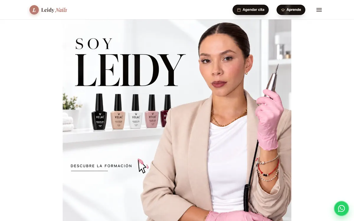 Web de Leidy Nails, estudio de belleza en Burriana: «Soy Leidy» en grandes letras, una repisa de esmaltes y el enlace «Descubre la formación».